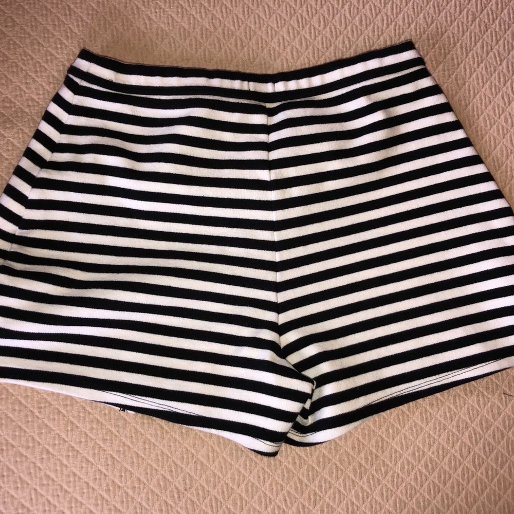 Size small Hollister skort